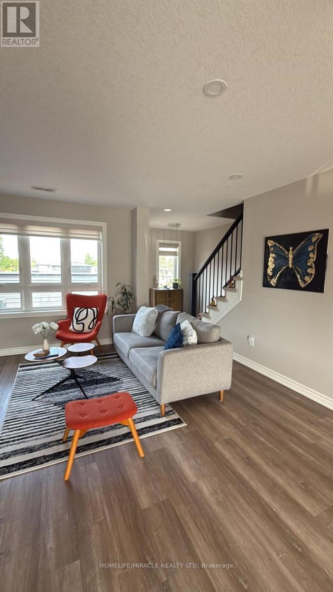 45 - 261 Chapel Hill Drive, Kitchener, Ontario  N2R 1N5 - Photo 3 - X12741958