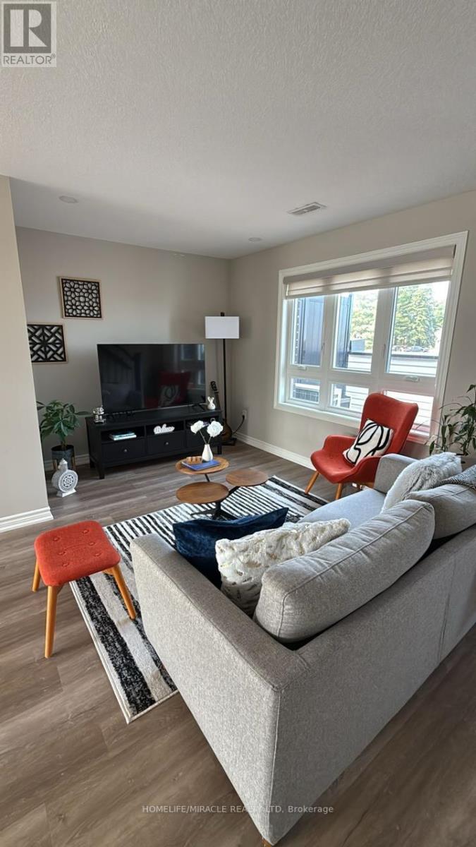 45 - 261 Chapel Hill Drive, Kitchener, Ontario  N2R 1N5 - Photo 4 - X12741958