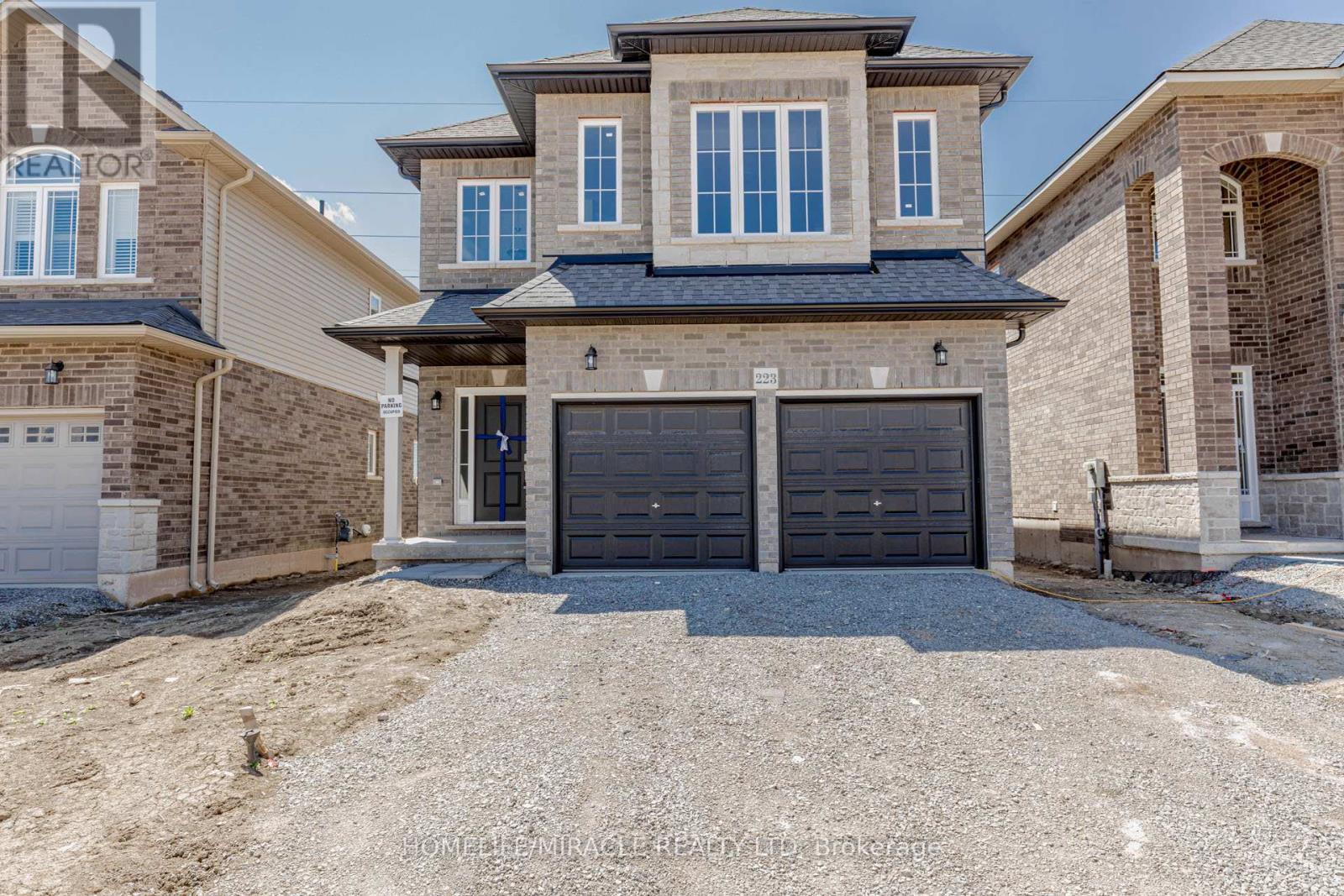 223 ROCKLEDGE DRIVE, Hamilton, Ontario