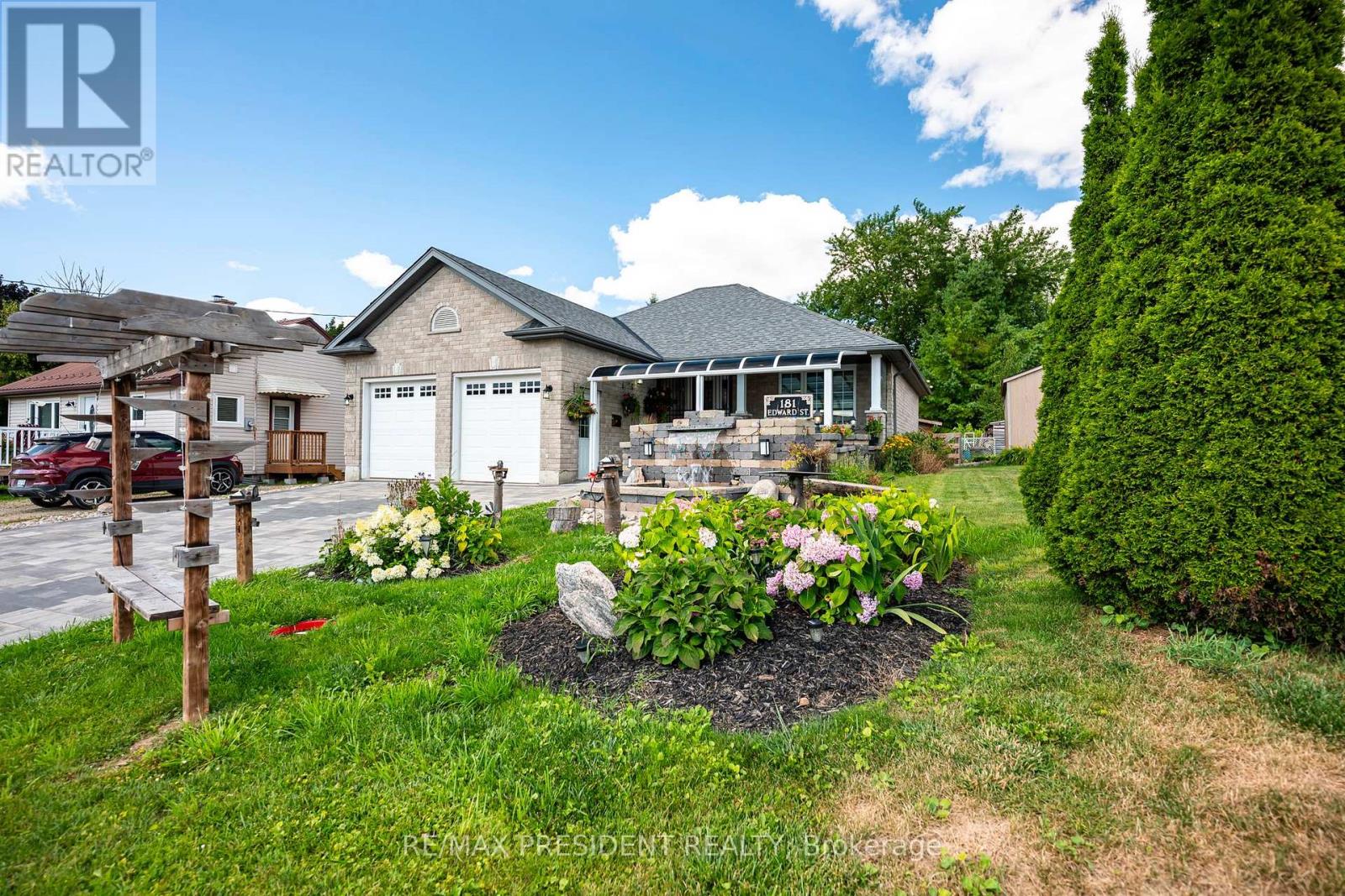 181 Edward Street, Wellington North, Ontario  N0G 1A0 - Photo 2 - X12742032