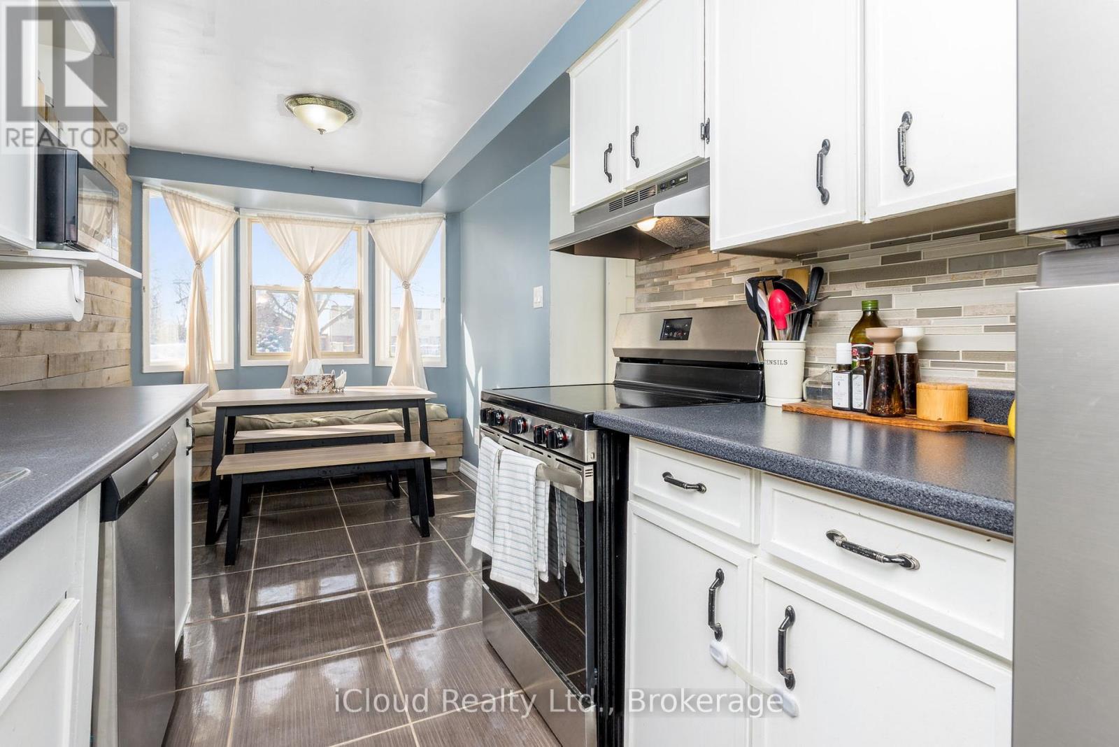 1 - 40 Silvercreek Parkway, Guelph, Ontario  N1H 7X5 - Photo 11 - X12742112