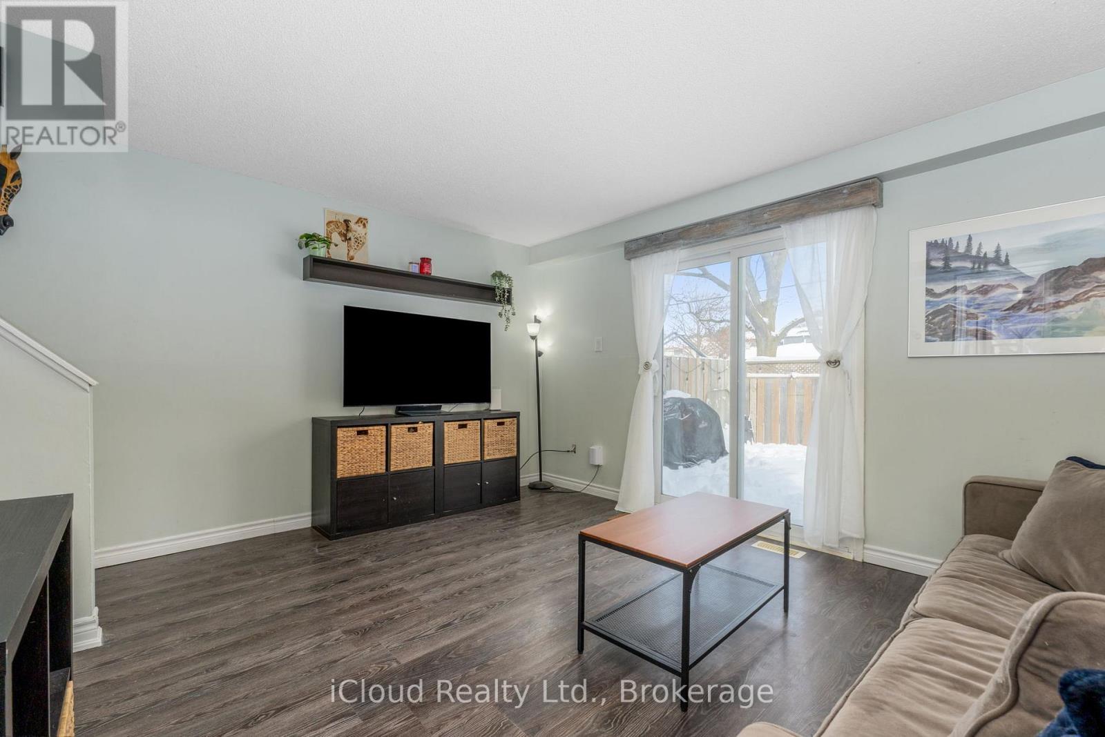 1 - 40 Silvercreek Parkway, Guelph, Ontario  N1H 7X5 - Photo 15 - X12742112