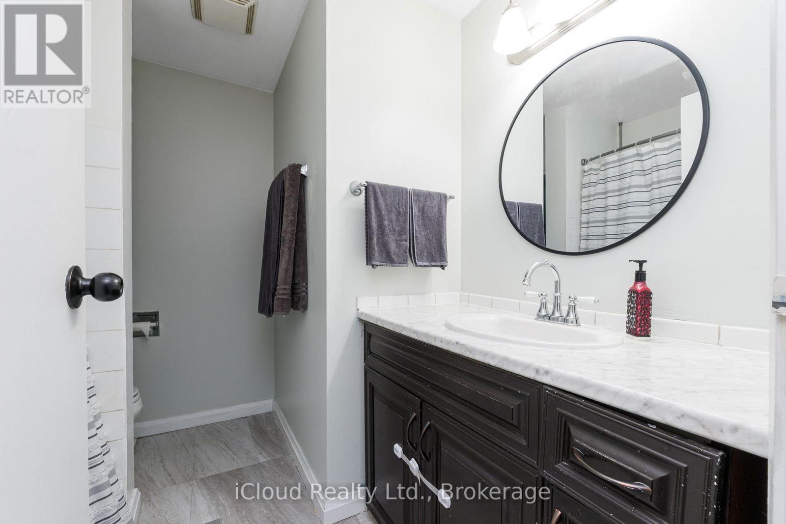 1 - 40 Silvercreek Parkway, Guelph, Ontario  N1H 7X5 - Photo 21 - X12742112