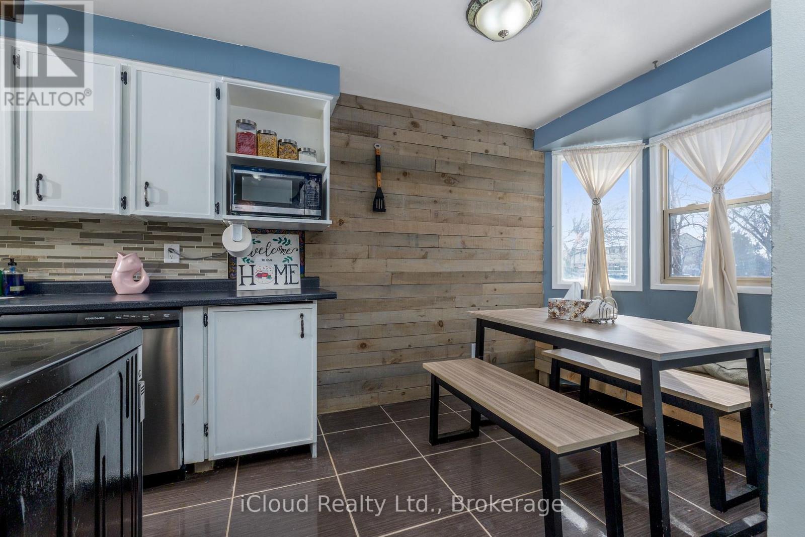 1 - 40 Silvercreek Parkway, Guelph, Ontario  N1H 7X5 - Photo 4 - X12742112