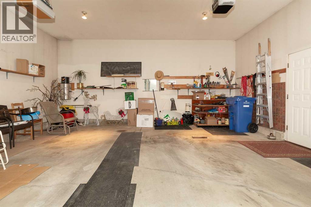 83 Elm Crescent S, Lethbridge, Alberta  T1K 4W8 - Photo 25 - A2280111