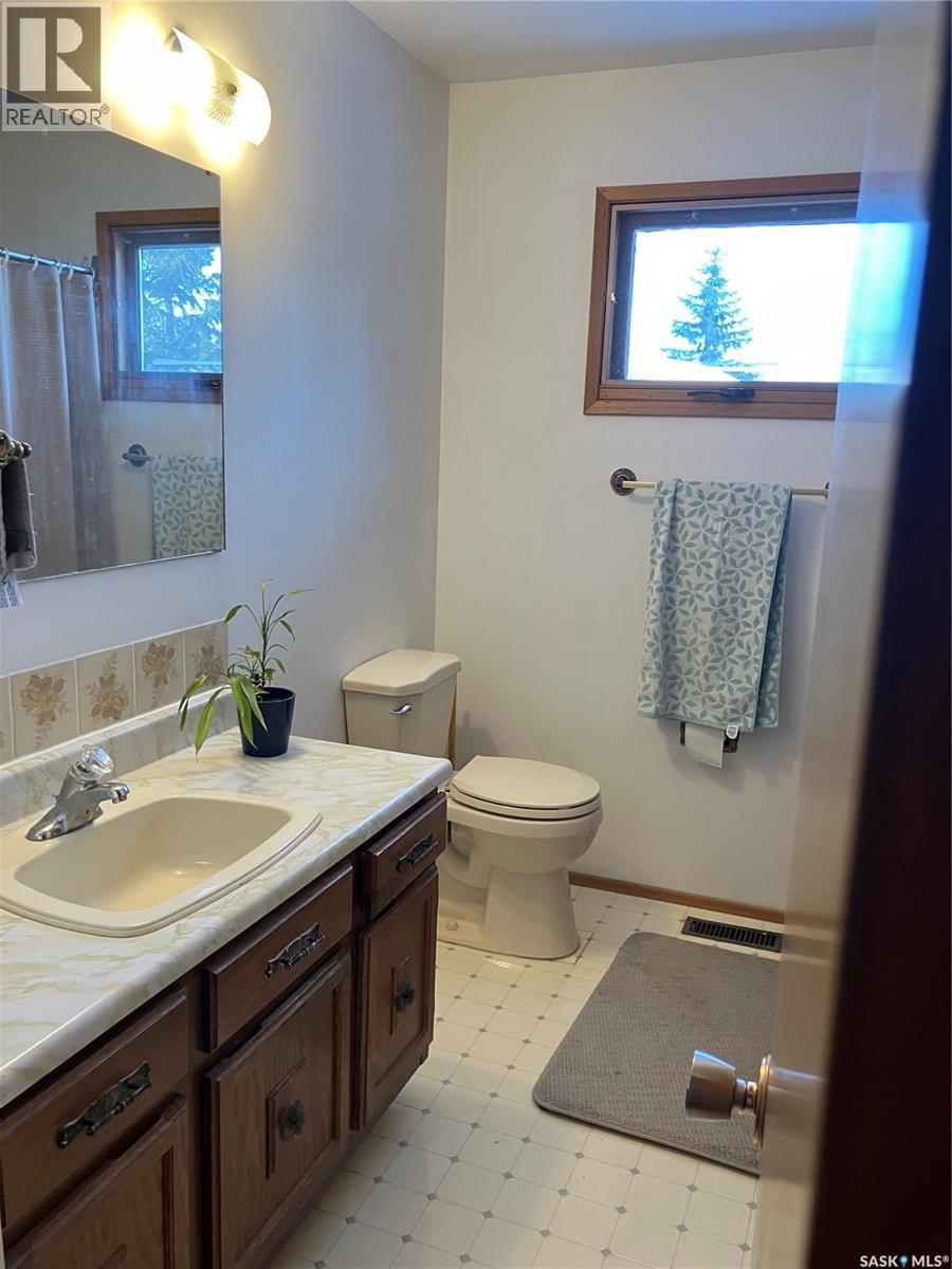 402 3rd Street Nw, Ituna, Saskatchewan  S0A 1N0 - Photo 11 - SK027669