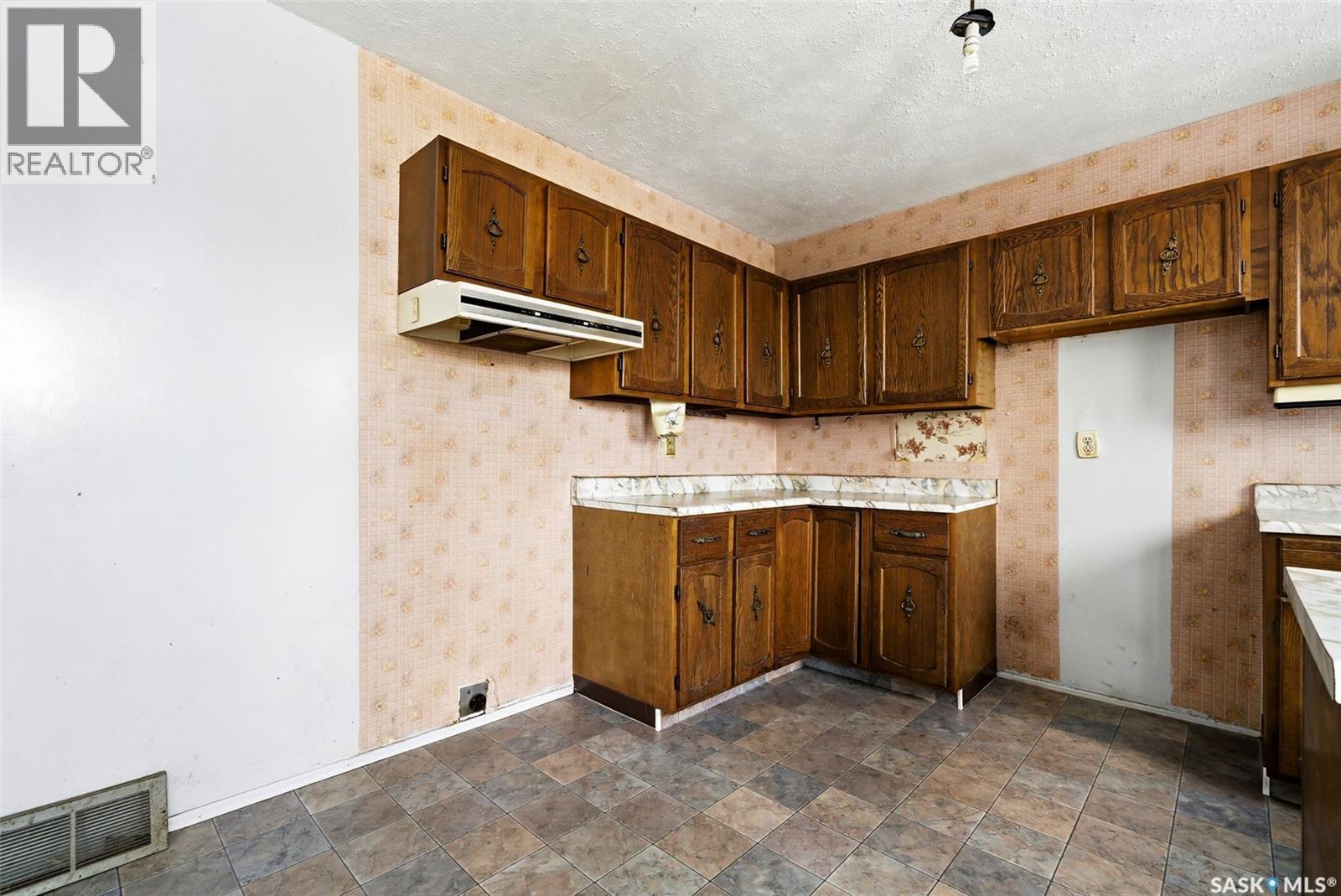 535 Osler Street, Regina, Saskatchewan  S4R 1W2 - Photo 8 - SK027666