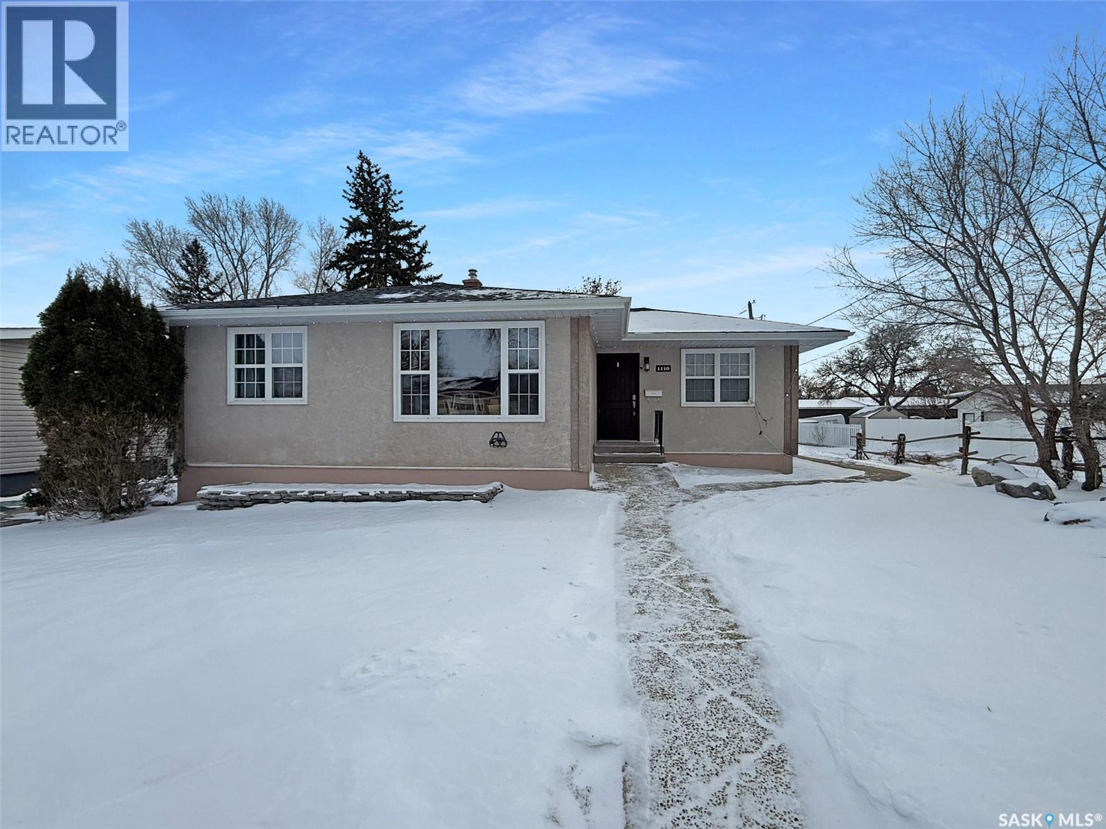 1110 Bothwell Drive, Swift Current, Saskatchewan  S9H 1Z9 - Photo 1 - SK027525