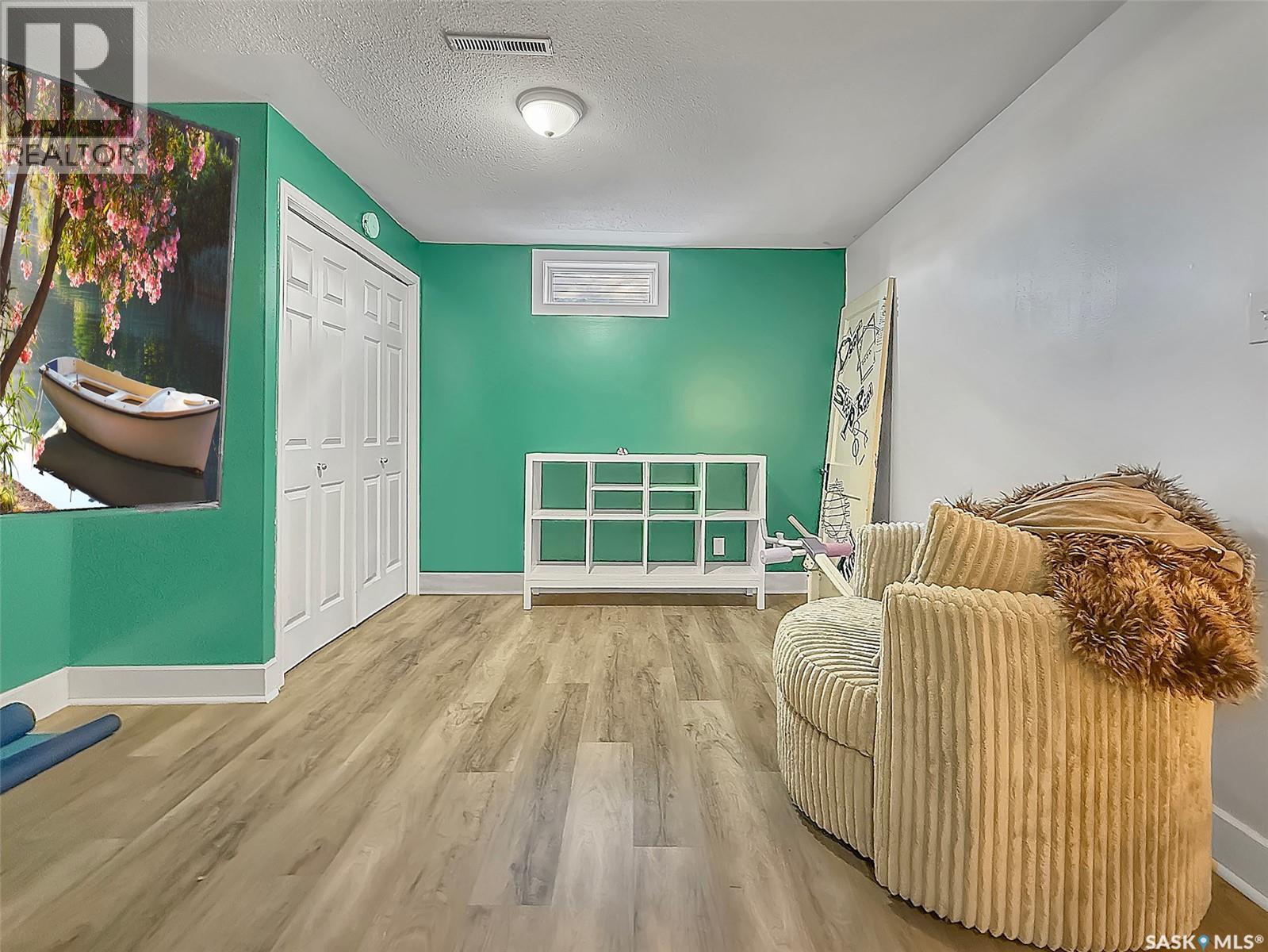 1110 Bothwell Drive, Swift Current, Saskatchewan  S9H 1Z9 - Photo 13 - SK027525