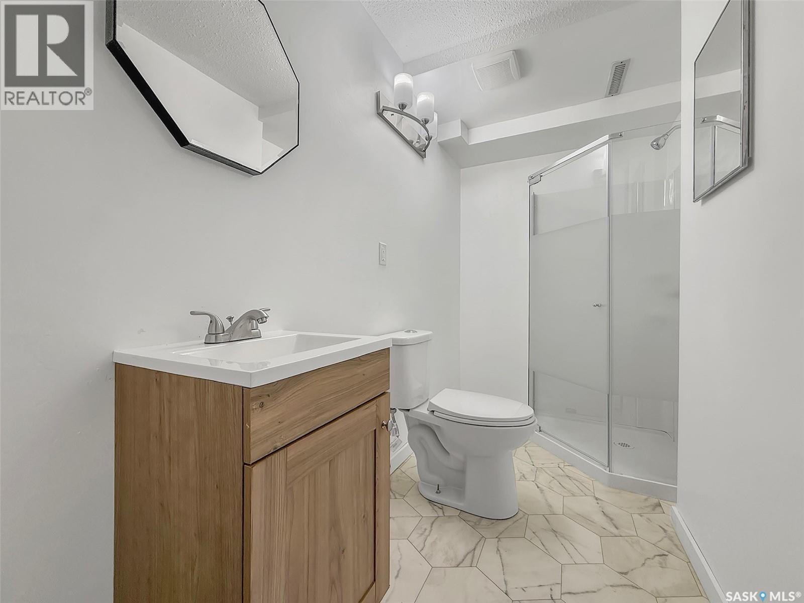 1110 Bothwell Drive, Swift Current, Saskatchewan  S9H 1Z9 - Photo 16 - SK027525