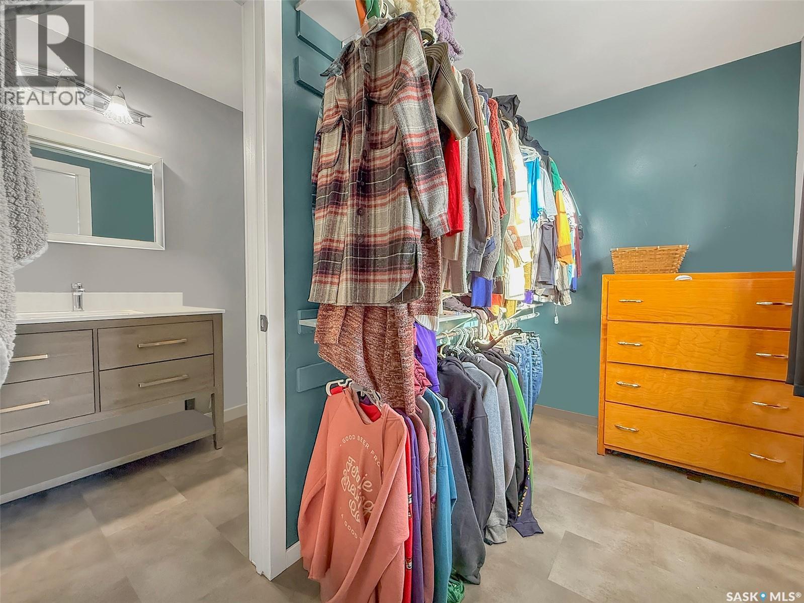 1110 Bothwell Drive, Swift Current, Saskatchewan  S9H 1Z9 - Photo 7 - SK027525