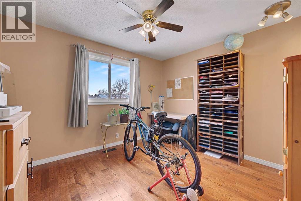 6331 Falton Road Ne, Calgary, Alberta  T3J 1J4 - Photo 14 - A2282561