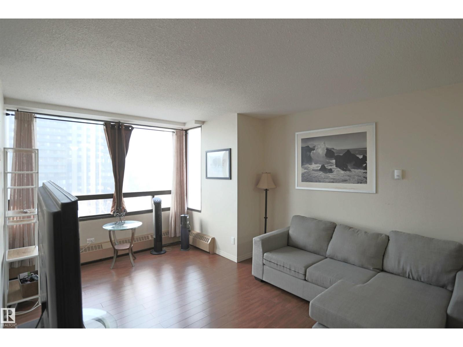 #804 10160 114 St Nw, Edmonton, Alberta T5K 2L2 - Photo 4 - E4471593