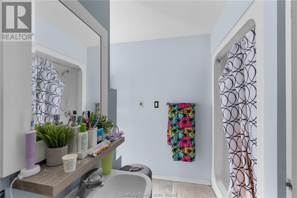 29 Laren Street, Wahnapitae, Ontario  P0M 3C0 - Photo 17 - 2125278