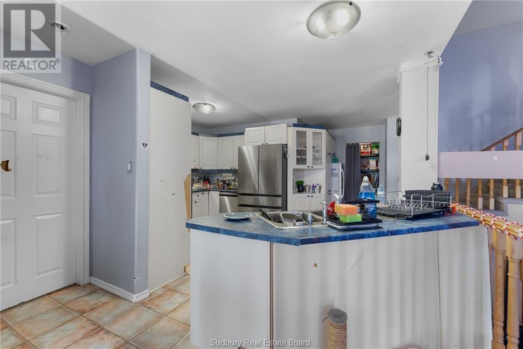 29 Laren Street, Wahnapitae, Ontario  P0M 3C0 - Photo 11 - 2125278