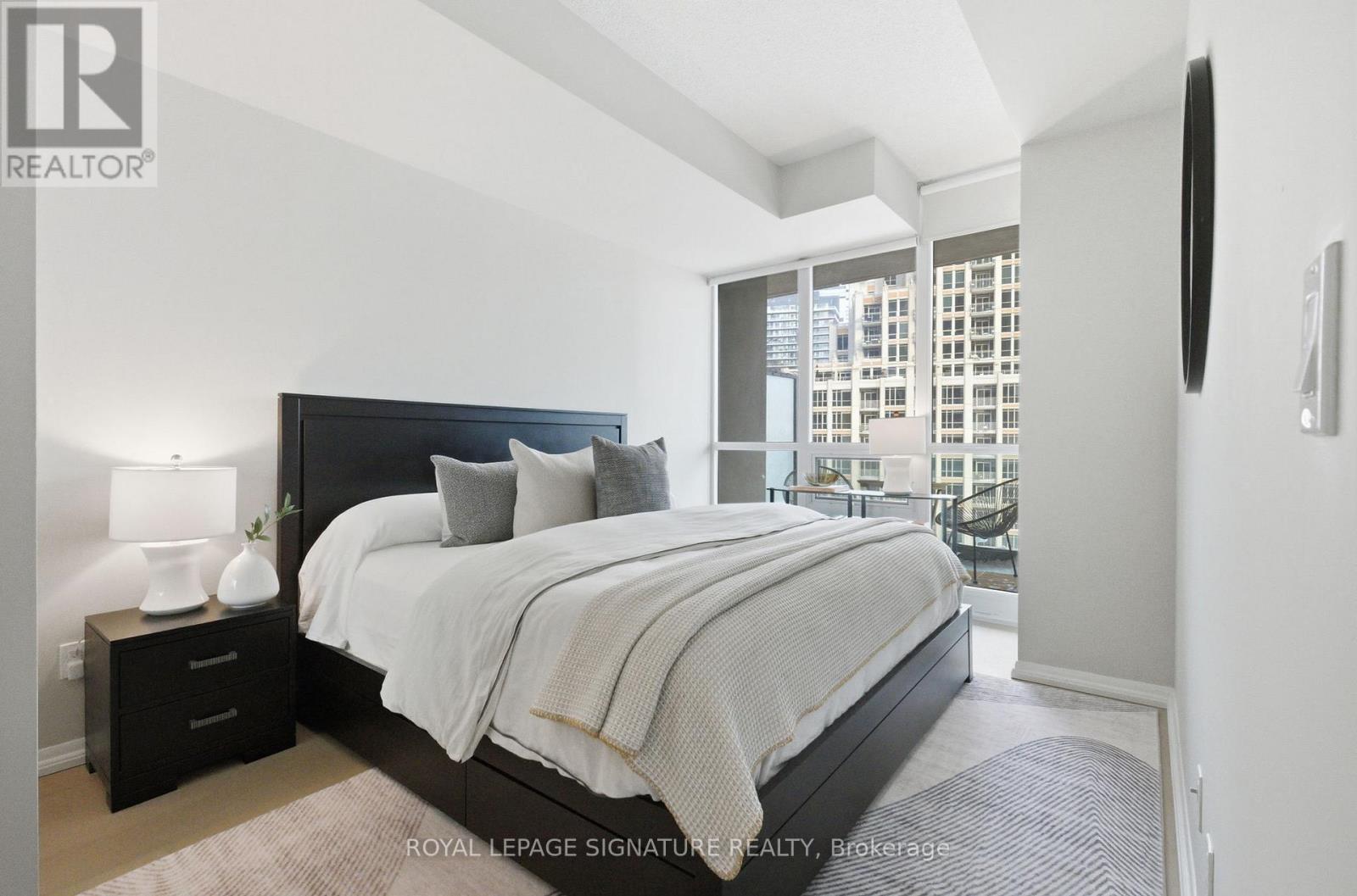 702 - 215 Fort York Boulevard, Toronto, Ontario  M5V 4A2 - Photo 15 - C12742062