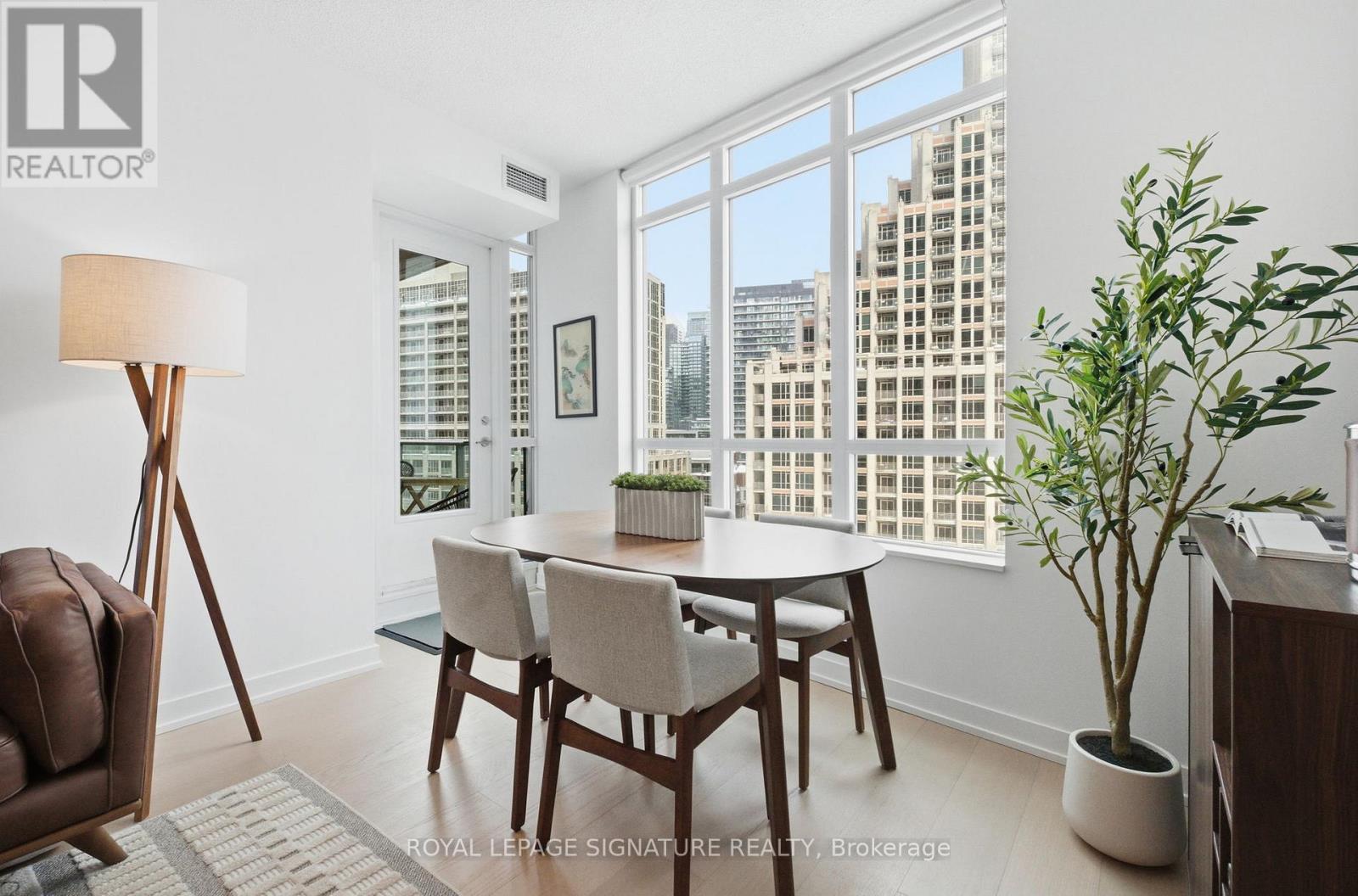 702 - 215 Fort York Boulevard, Toronto, Ontario  M5V 4A2 - Photo 14 - C12742062