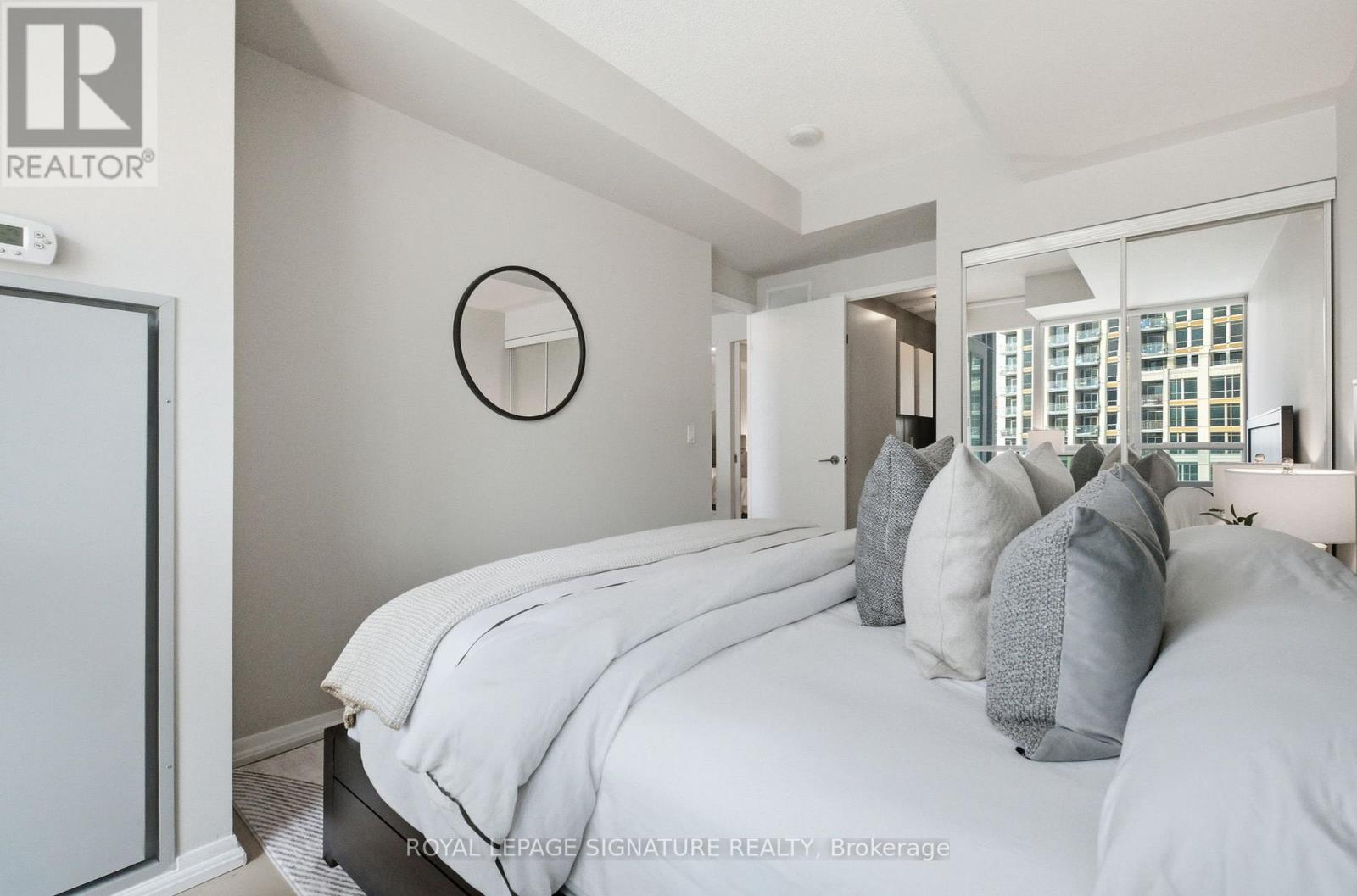 702 - 215 Fort York Boulevard, Toronto, Ontario  M5V 4A2 - Photo 16 - C12742062