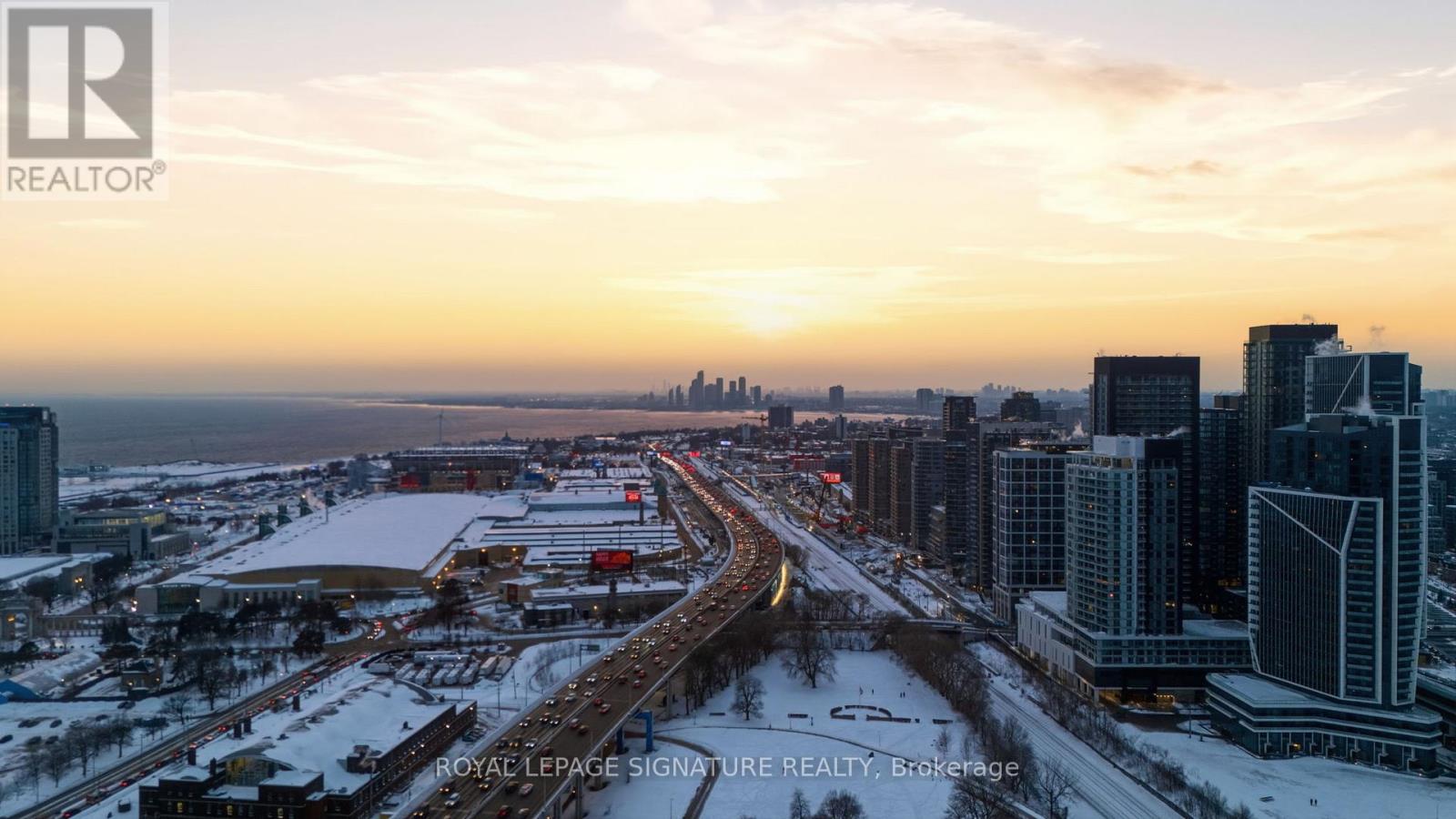 702 - 215 Fort York Boulevard, Toronto, Ontario  M5V 4A2 - Photo 27 - C12742062