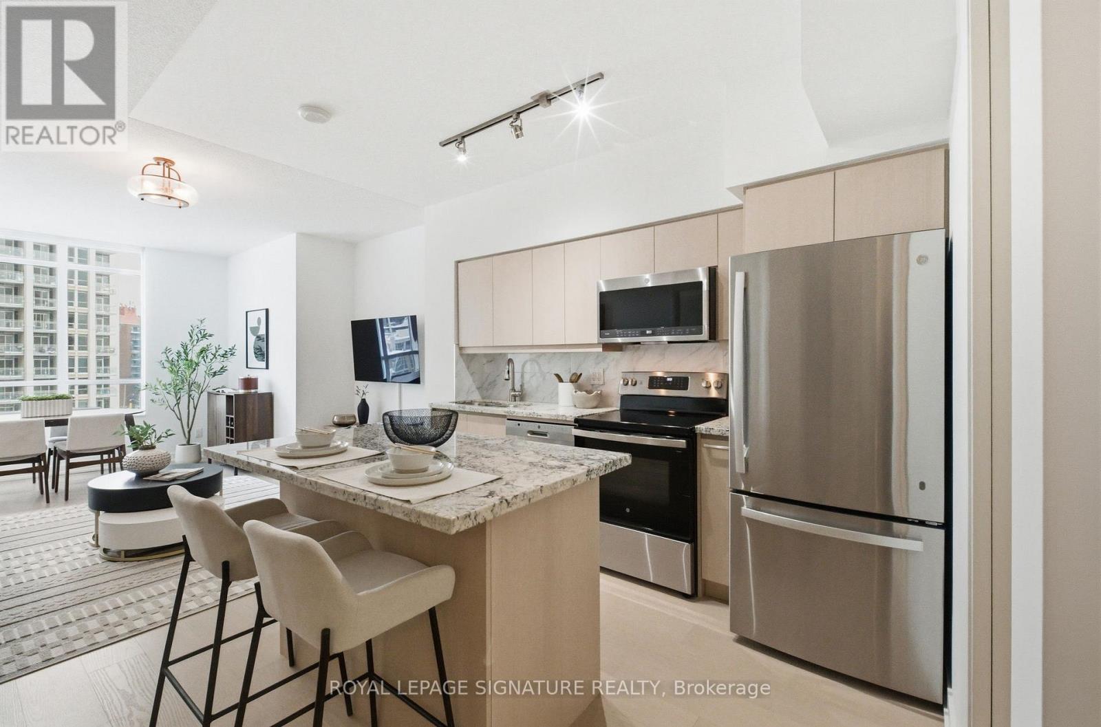 702 - 215 Fort York Boulevard, Toronto, Ontario  M5V 4A2 - Photo 6 - C12742062