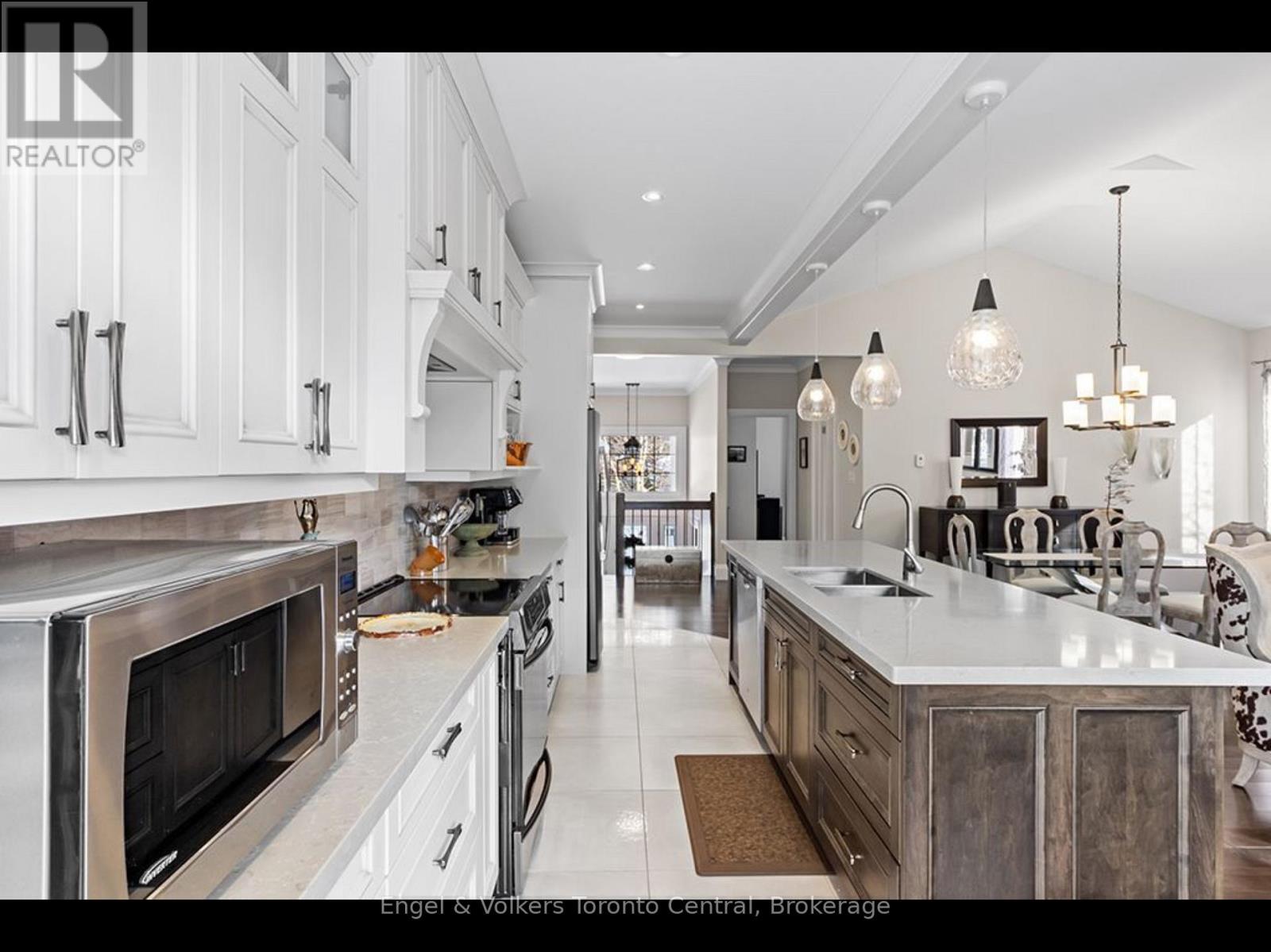 68 50th Street S, Wasaga Beach, Ontario L9Z 1X5 - Photo 10 - S12742198