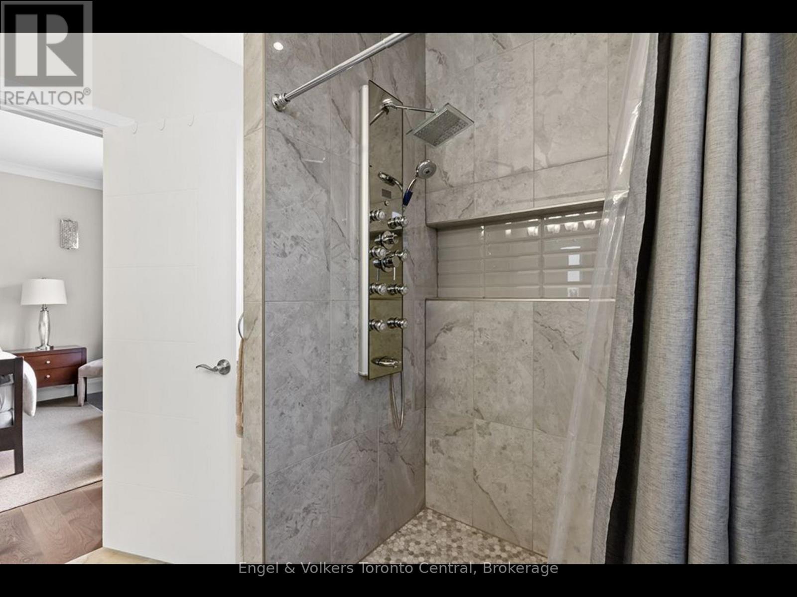 68 50th Street S, Wasaga Beach, Ontario L9Z 1X5 - Photo 19 - S12742198