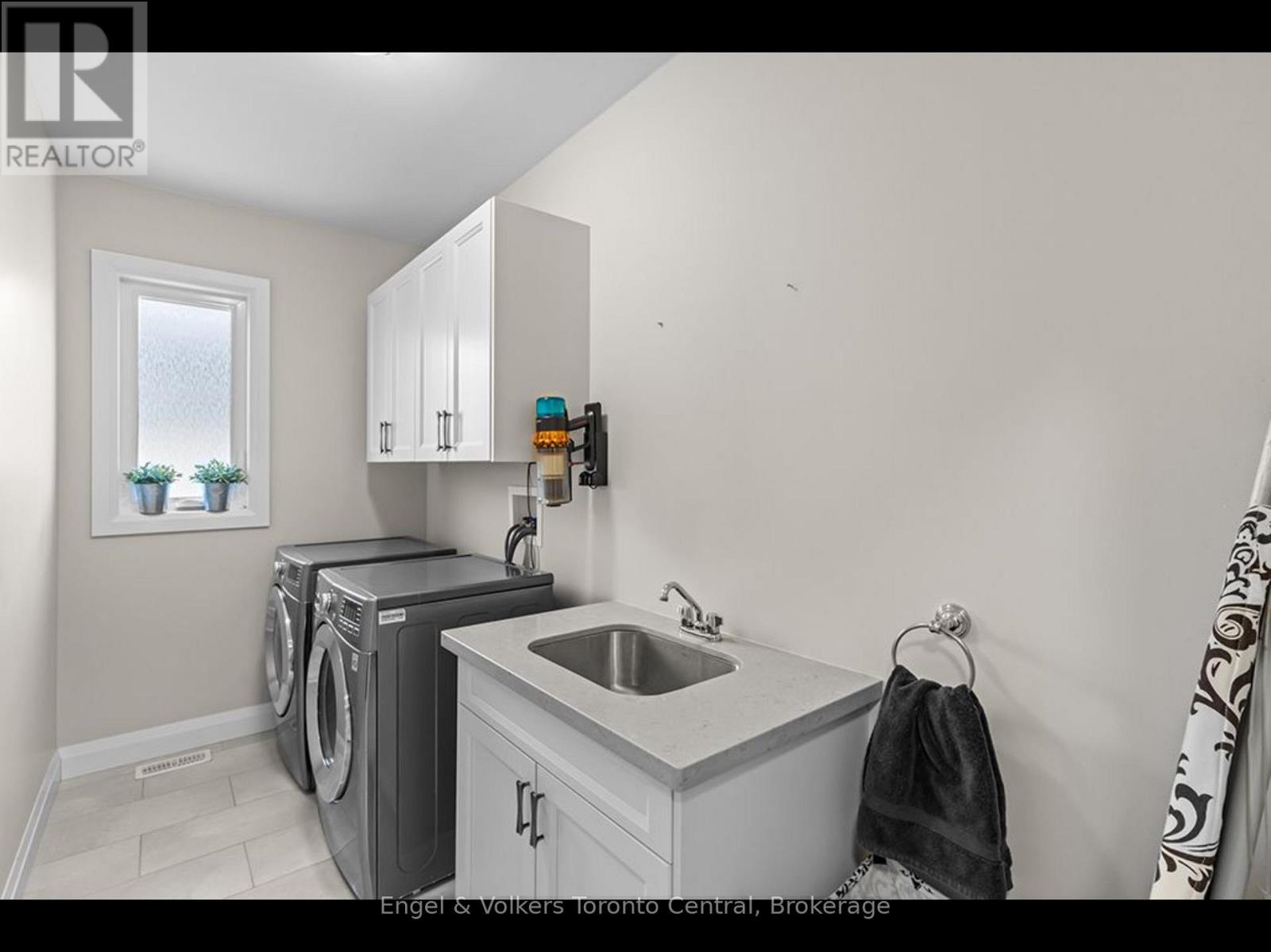 68 50th Street S, Wasaga Beach, Ontario L9Z 1X5 - Photo 25 - S12742198
