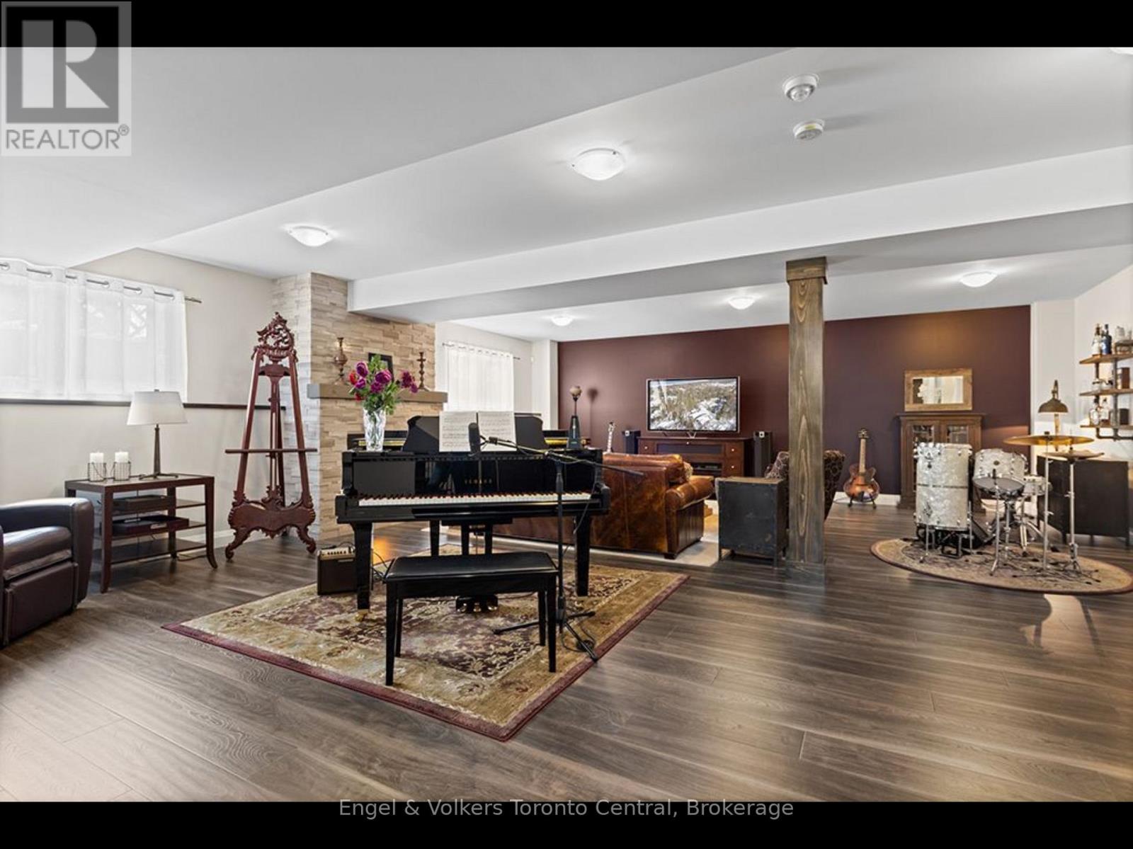 68 50th Street S, Wasaga Beach, Ontario L9Z 1X5 - Photo 27 - S12742198