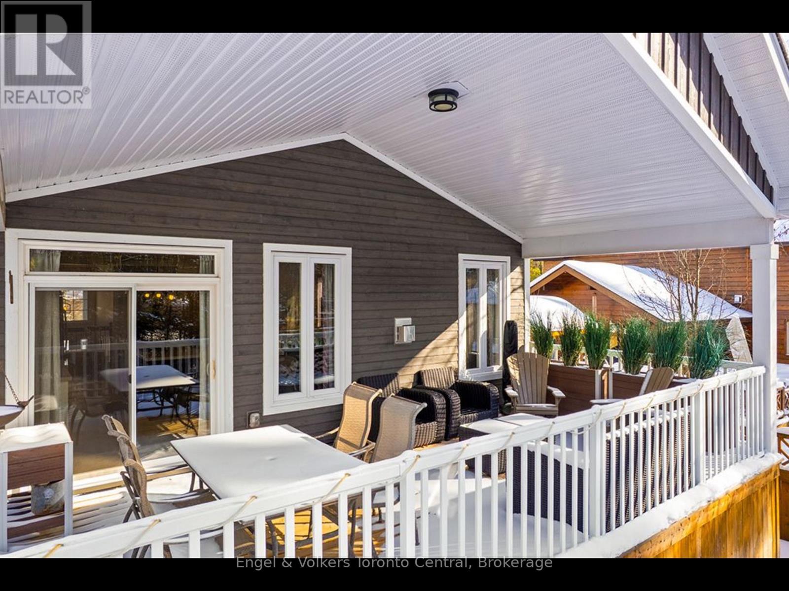 68 50th Street S, Wasaga Beach, Ontario L9Z 1X5 - Photo 42 - S12742198