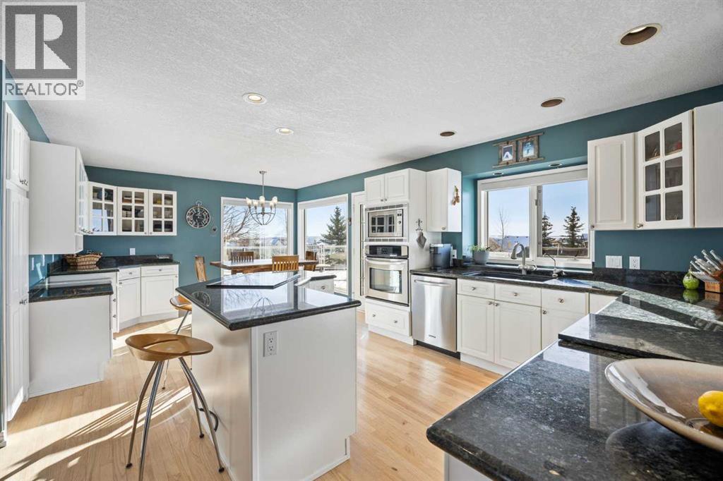 15 Blueridge Close, Rural Rocky View County, Alberta  T3L 2P4 - Photo 13 - A2282542