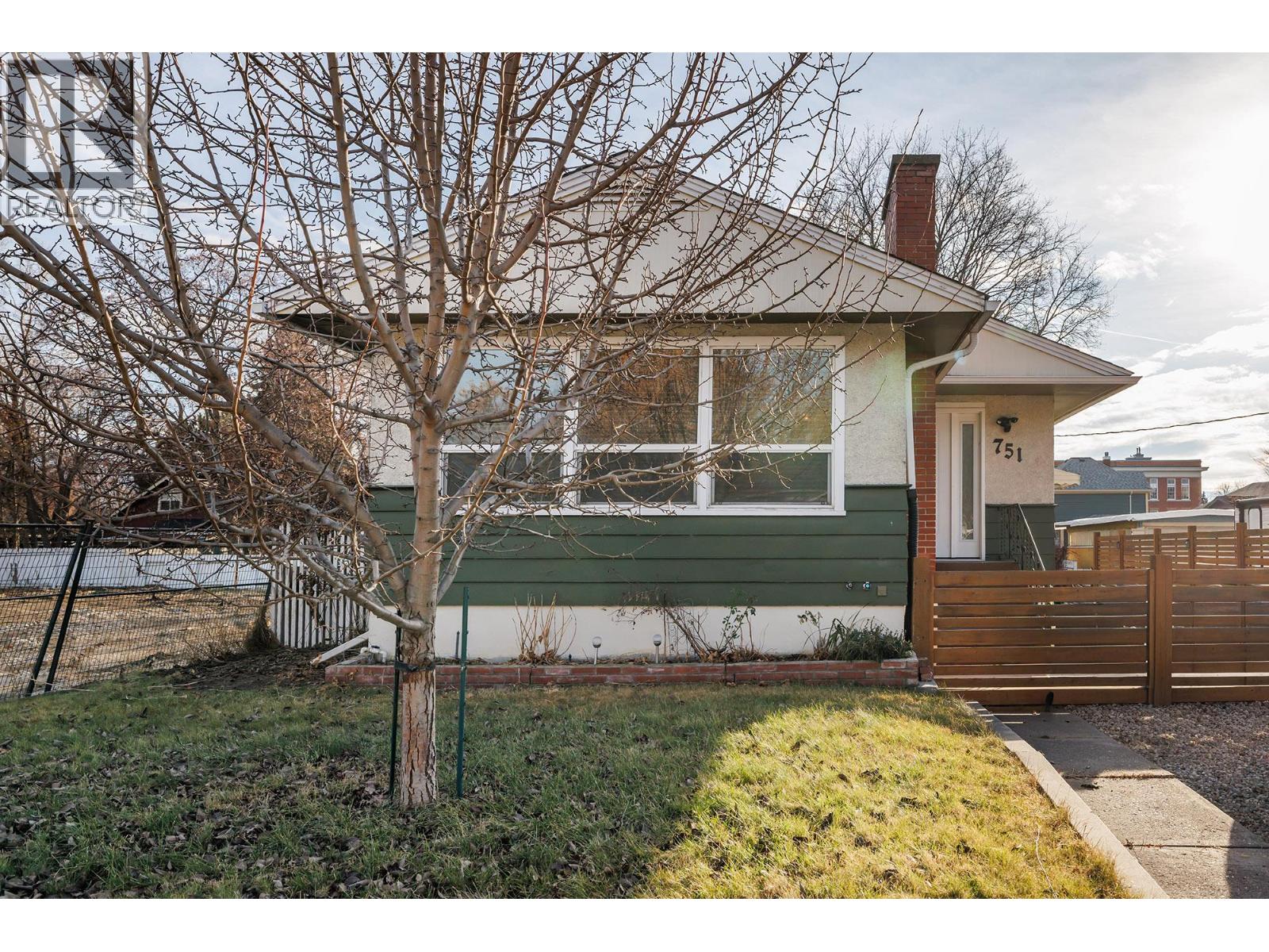 751 Saucier Avenue, Kelowna, British Columbia