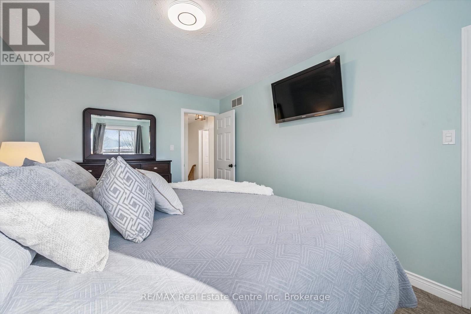 527 Mctavish Street, Centre Wellington, Ontario  N1M 3P9 - Photo 24 - X12742184