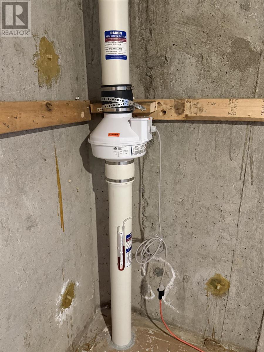 1 Balsam Pl, Elliot Lake, Ontario  P5A 2H4 - Photo 37 - SM253058