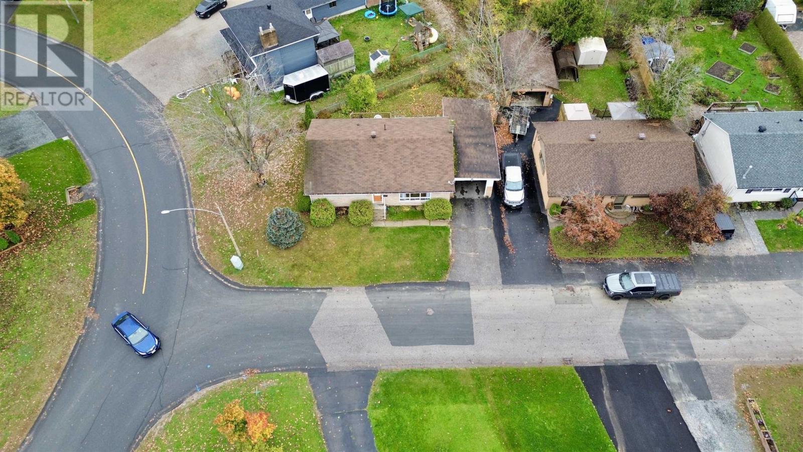 1 Balsam Pl, Elliot Lake, Ontario  P5A 2H4 - Photo 8 - SM253058