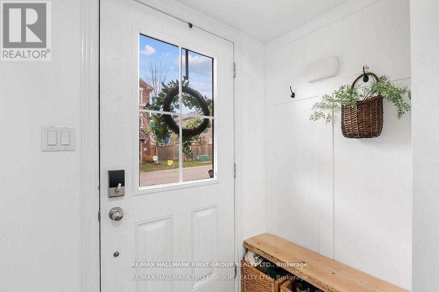 93 Markham Trail, Clarington, Ontario  L1C 0S4 - Photo 4 - E12742138