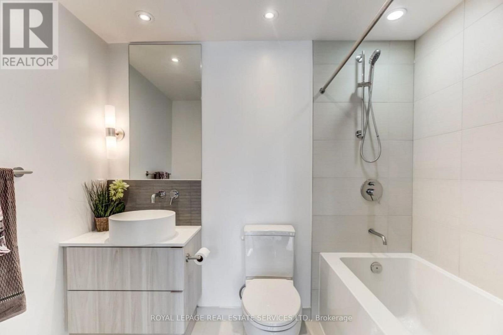 1013 - 161 Roehampton Avenue, Toronto, Ontario  M4P 0C8 - Photo 13 - C12736858