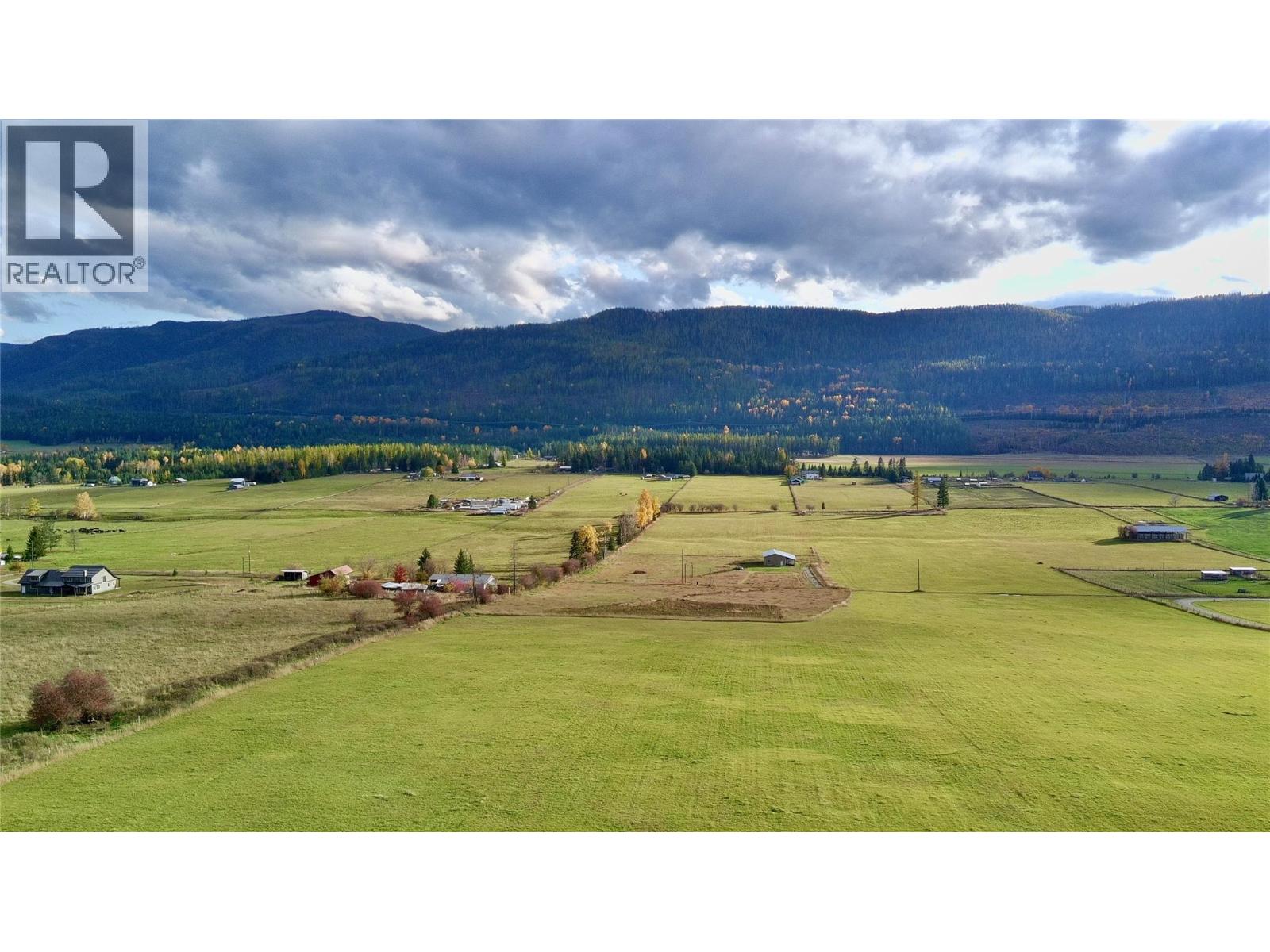 180 Mitchell Road, Cherryville, British Columbia  V0E 2G3 - Photo 3 - 10374230