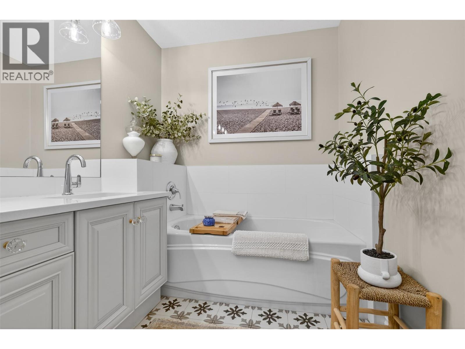 2314 Country Club Drive, Kelowna, British Columbia  V1V 2A6 - Photo 15 - 10372607