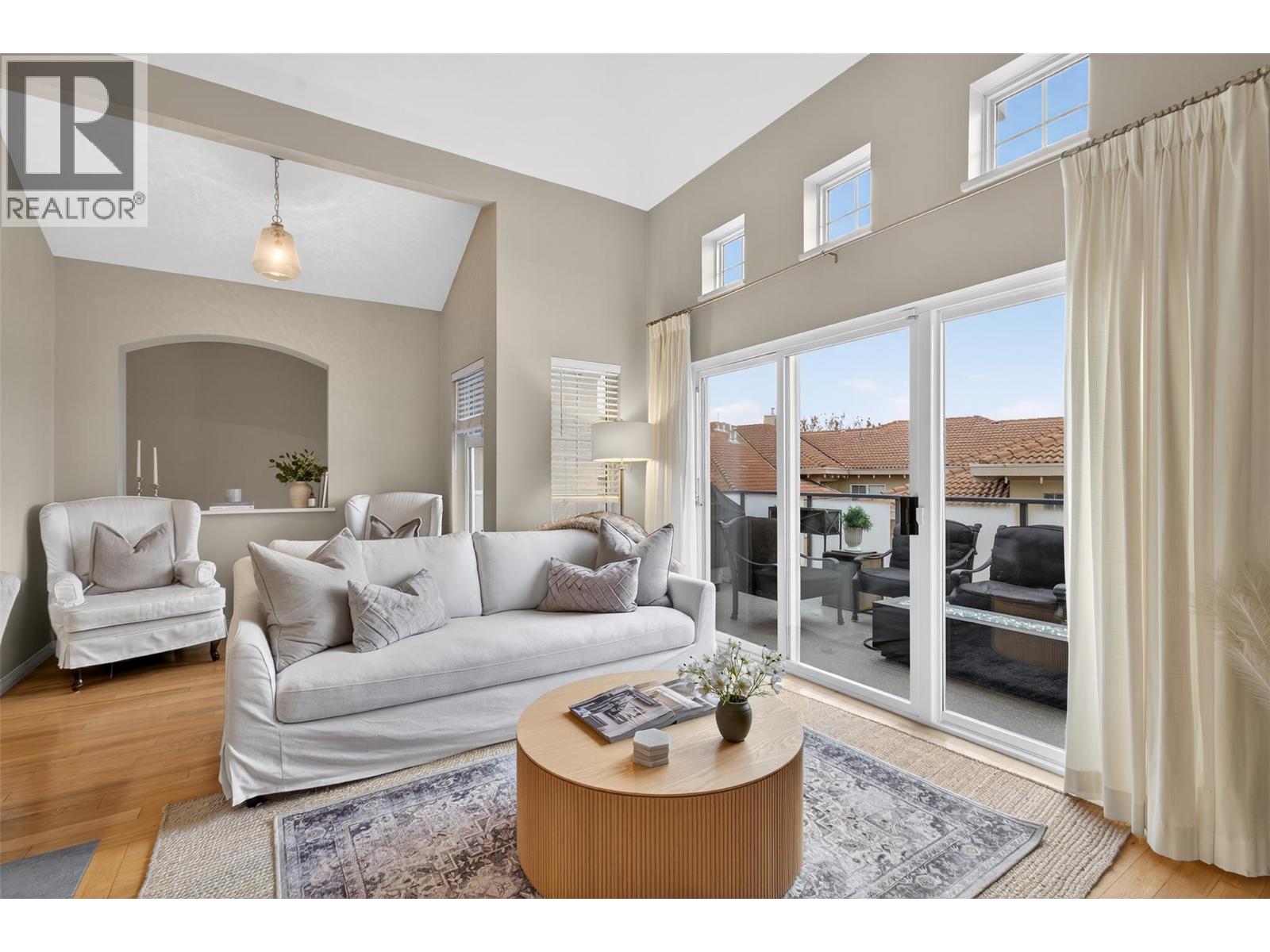 2314 Country Club Drive, Kelowna, British Columbia  V1V 2A6 - Photo 5 - 10372607