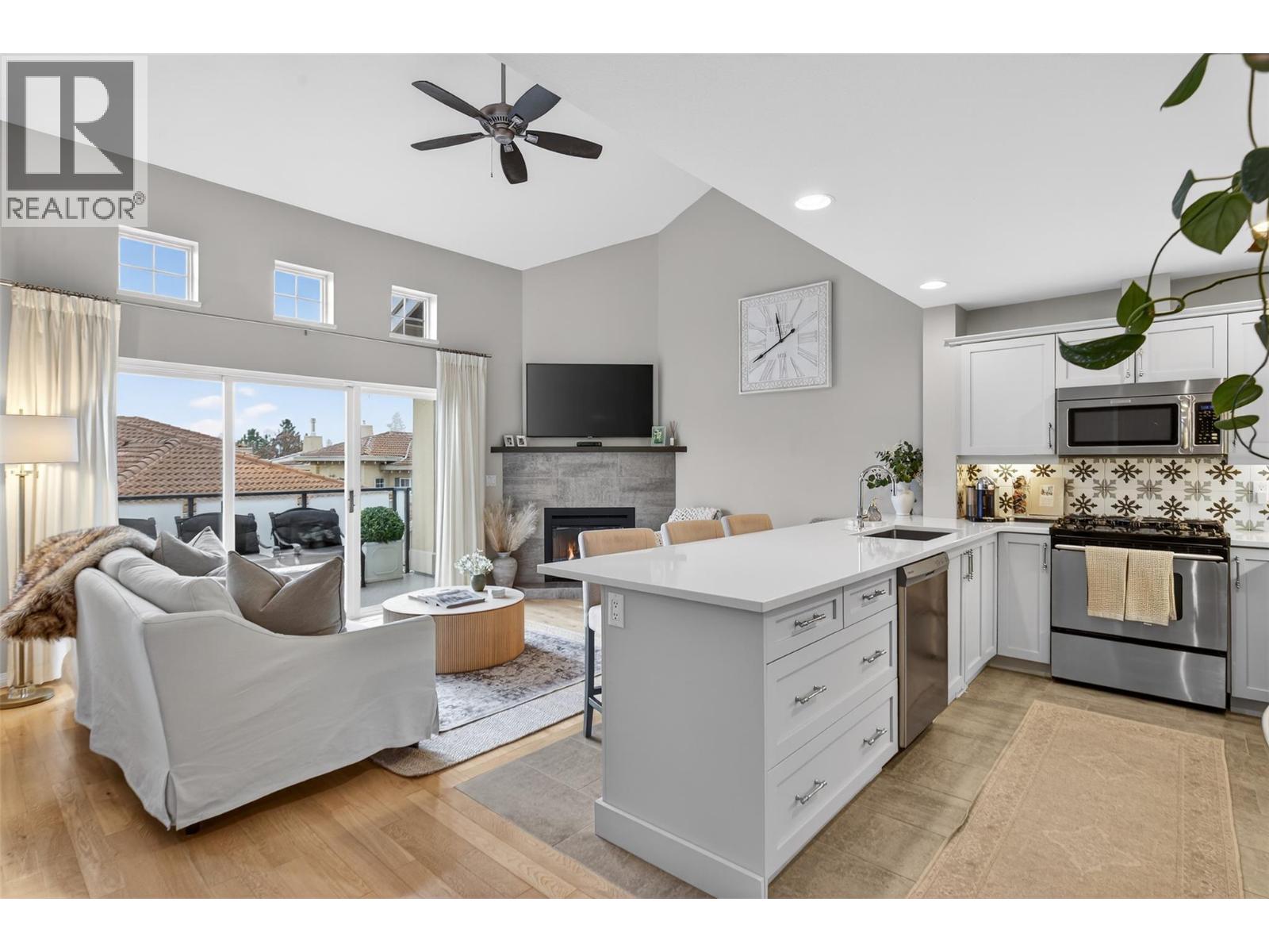 2314 Country Club Drive, Kelowna, British Columbia  V1V 2A6 - Photo 6 - 10372607