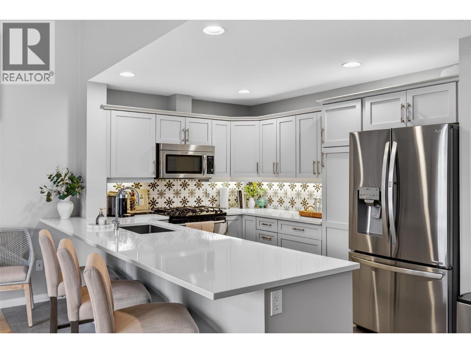 2314 Country Club Drive, Kelowna, British Columbia  V1V 2A6 - Photo 8 - 10372607