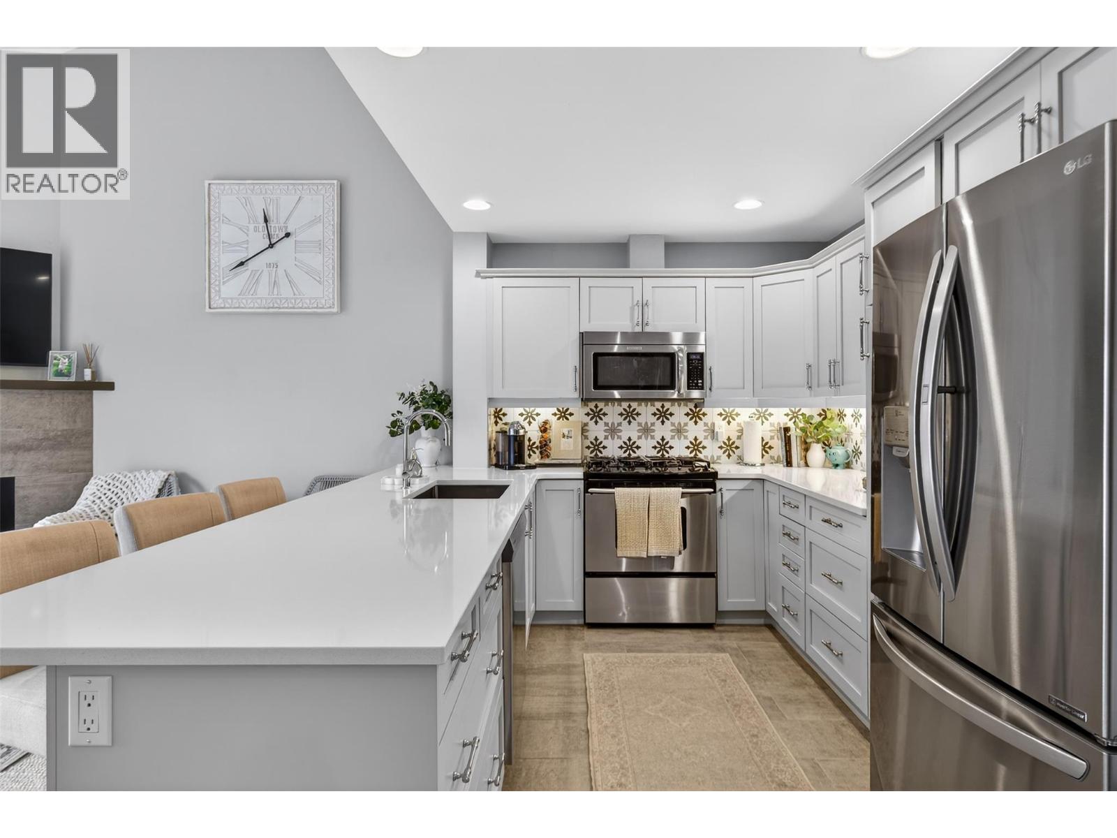 2314 Country Club Drive, Kelowna, British Columbia  V1V 2A6 - Photo 9 - 10372607