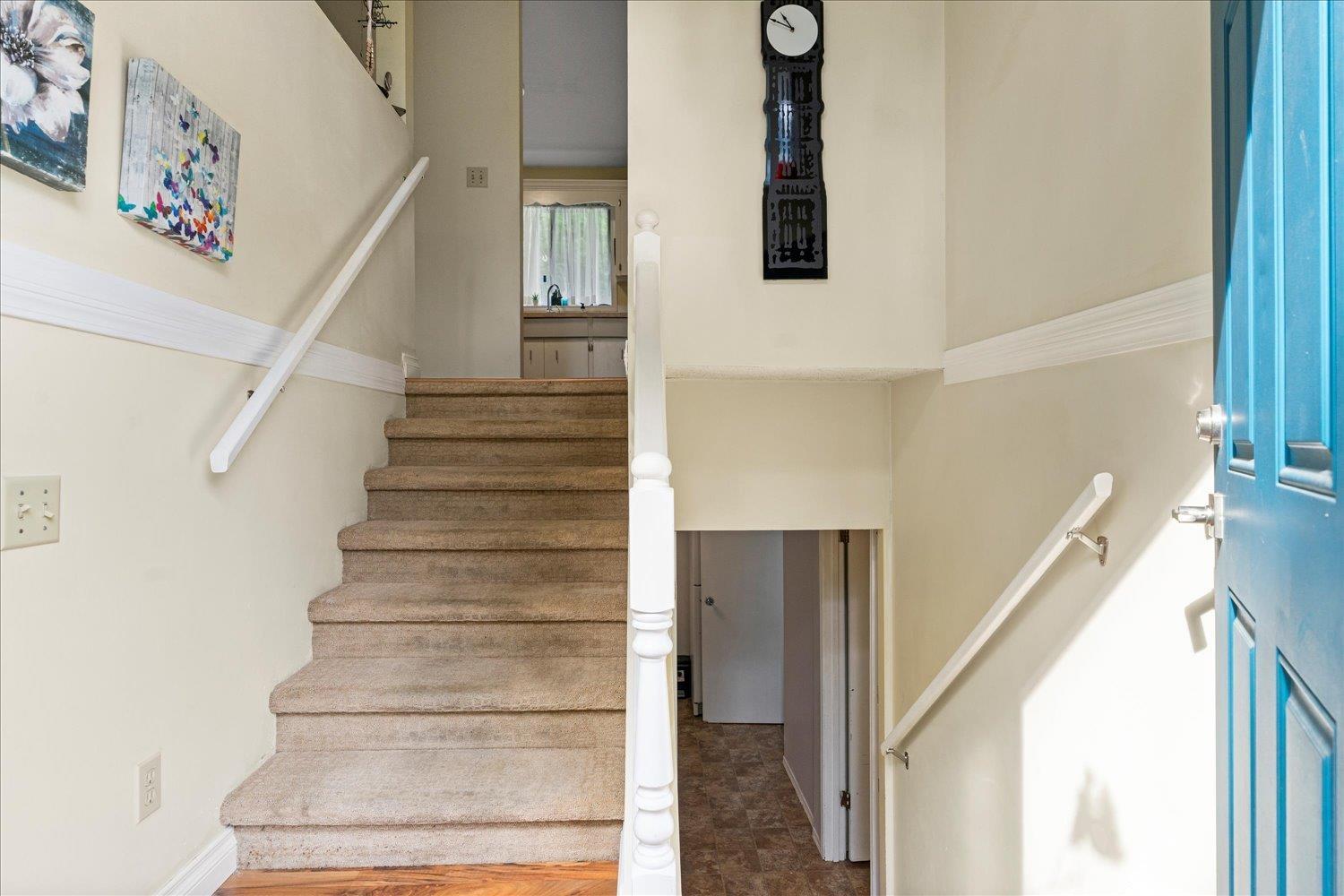 35063 Delair Road, Abbotsford, British Columbia  V3G 2E3 - Photo 3 - R3084727