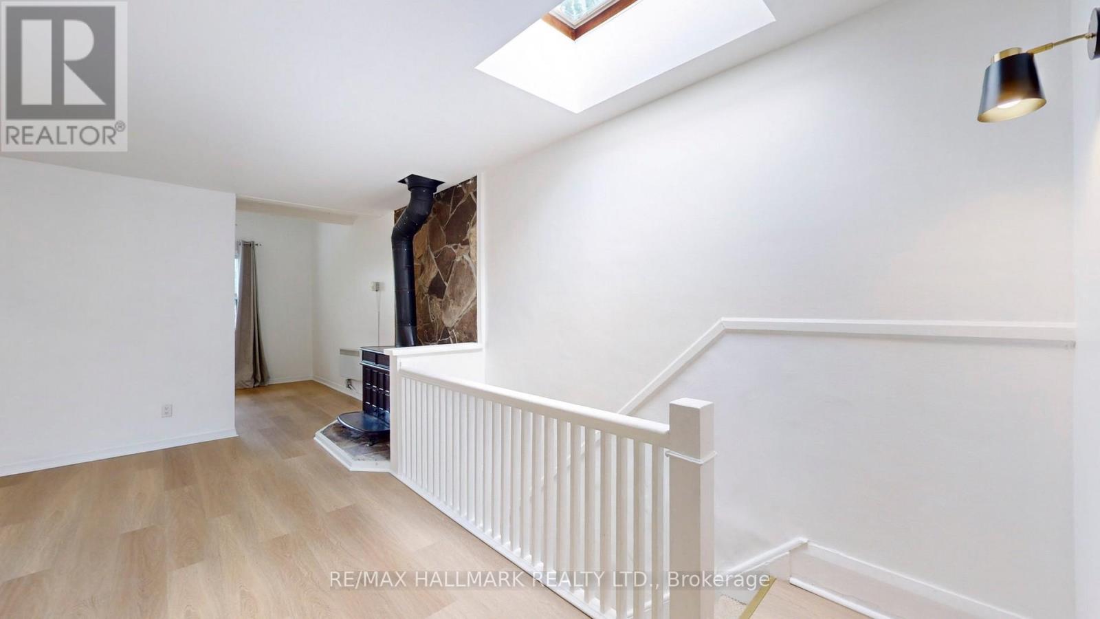 Upper - 215 Kingston Road, Toronto, Ontario  M4L 1T5 - Photo 11 - E12742172