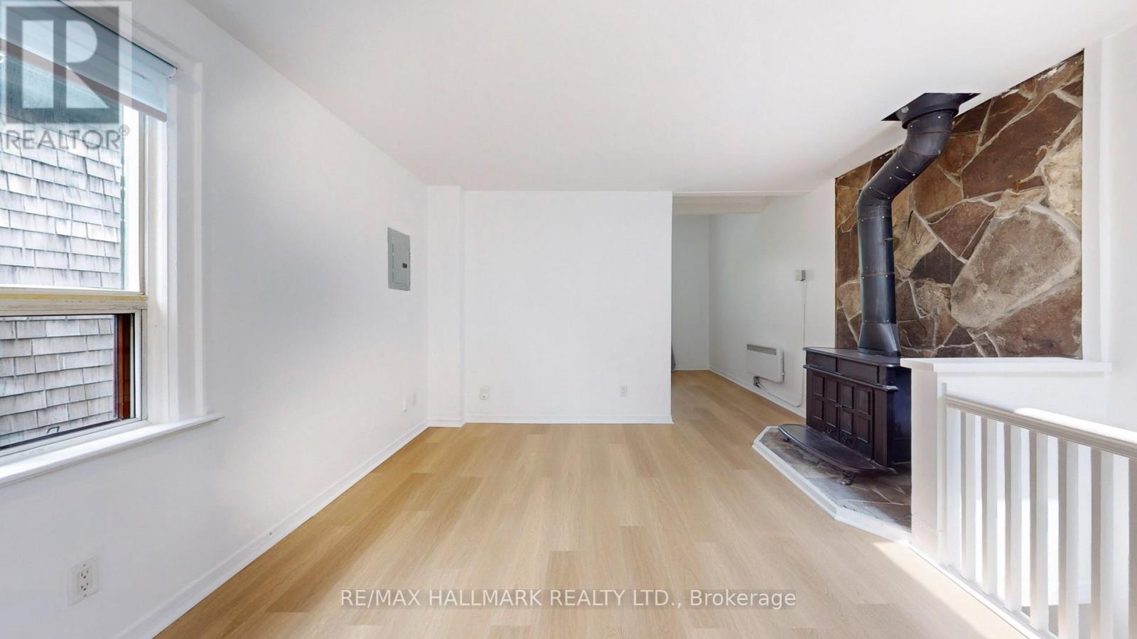 Upper - 215 Kingston Road, Toronto, Ontario  M4L 1T5 - Photo 2 - E12742172