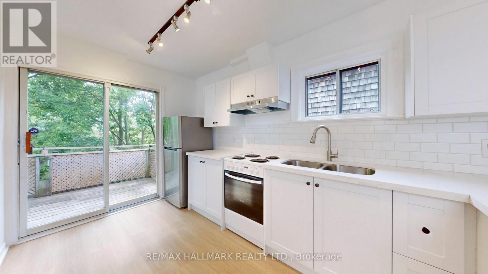 Upper - 215 Kingston Road, Toronto, Ontario  M4L 1T5 - Photo 4 - E12742172