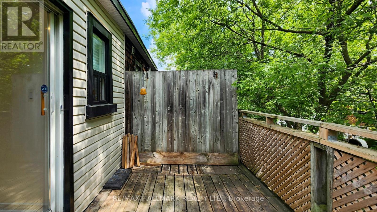 Upper - 215 Kingston Road, Toronto, Ontario  M4L 1T5 - Photo 7 - E12742172