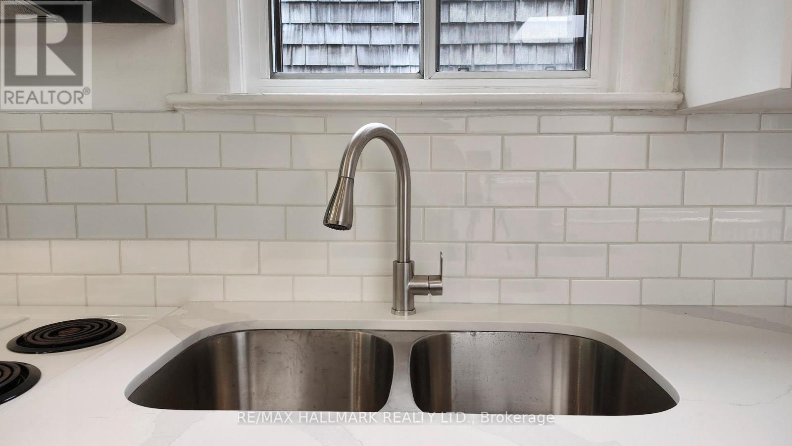 Upper - 215 Kingston Road, Toronto, Ontario  M4L 1T5 - Photo 9 - E12742172