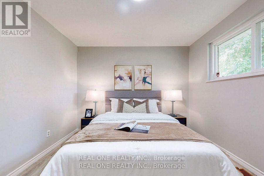 105 Aurora Heights Drive, Aurora, Ontario  L4G 2X1 - Photo 14 - N12742136