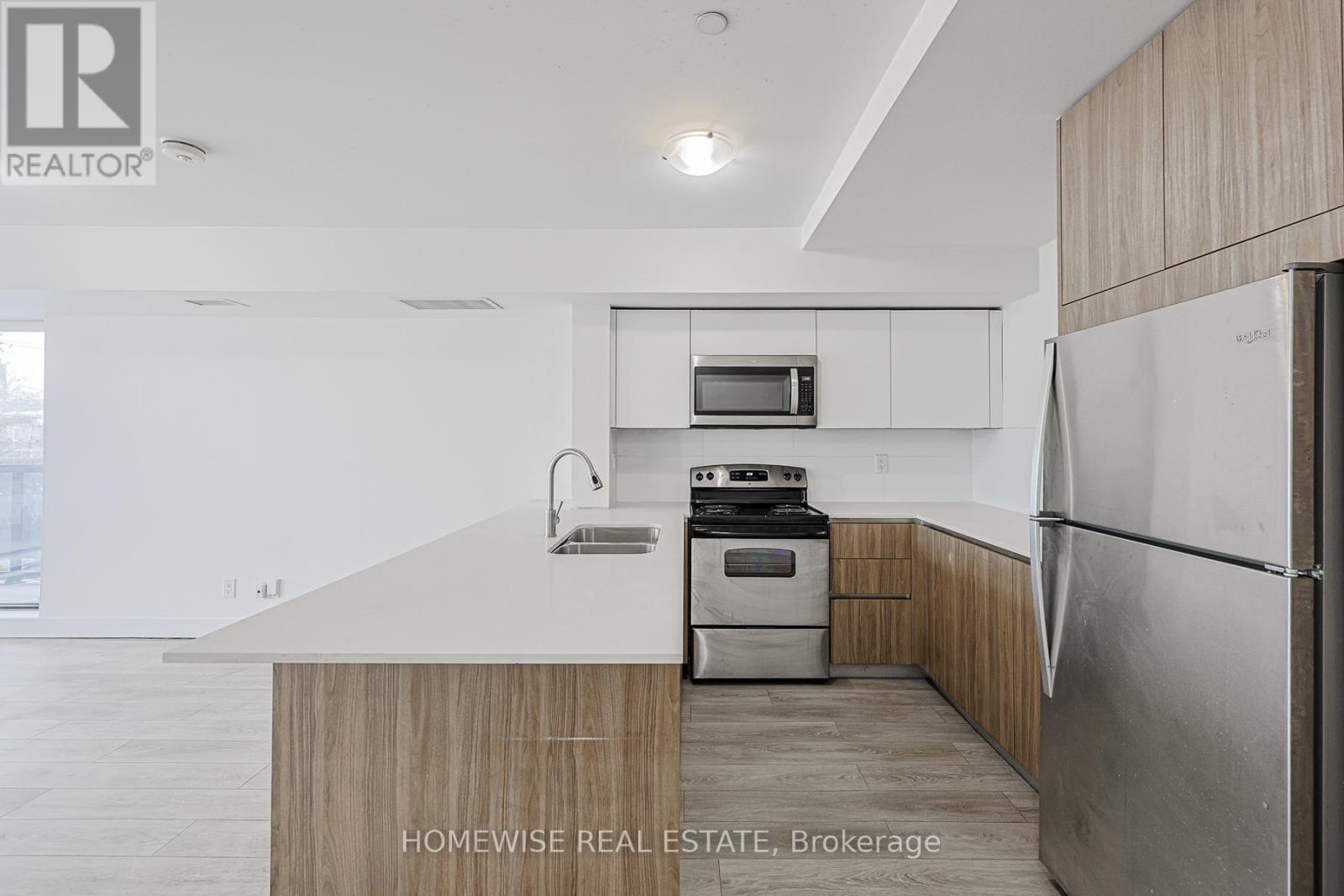 301 - 293 Viewmount Avenue, Toronto, Ontario  M6B 3H8 - Photo 4 - W12740308